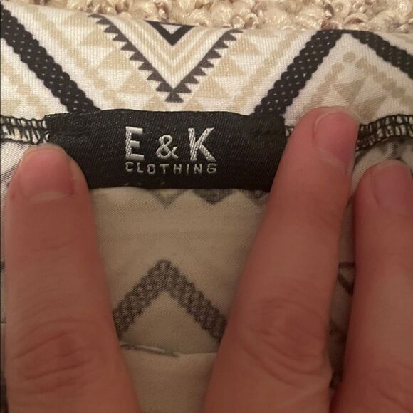 Geometric Pattern Maxi Skirt - Black and White - Picture 2 of 4